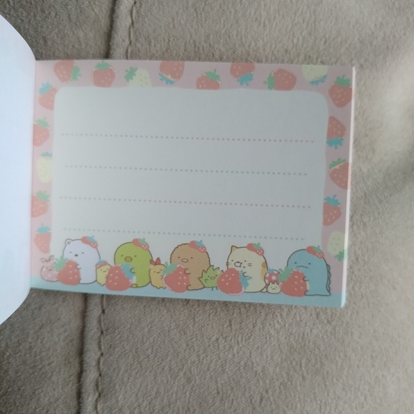 San-X Sumikko Gurashi strawberry fair mini memo pad - Strawberries - Picture 4 of 4